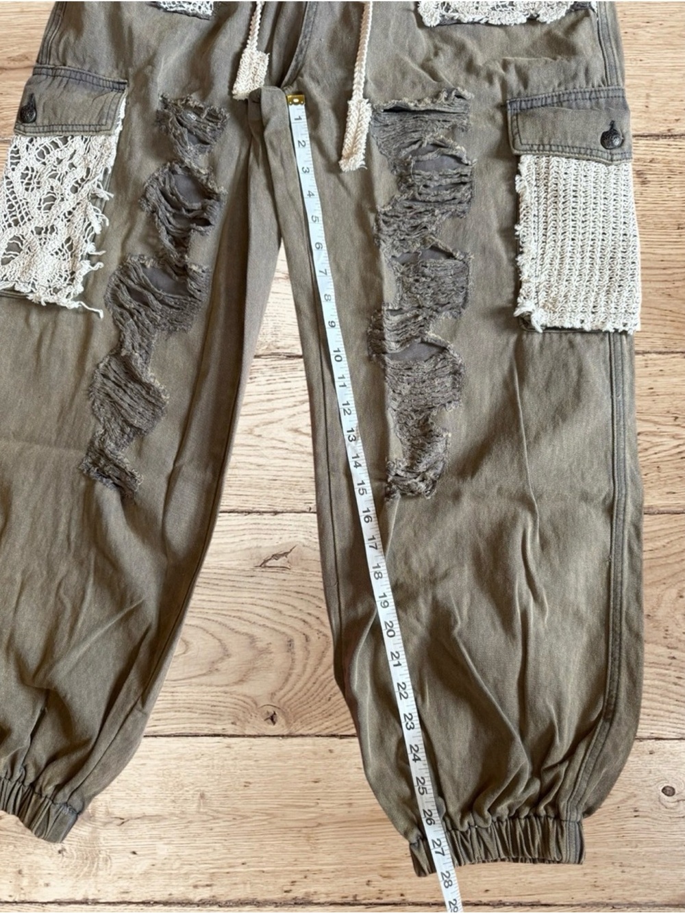 POL Women’s Vintage Wash Crochet Patchwork Distressed Jogger Cargo Pants Large - Picture 6 of 16